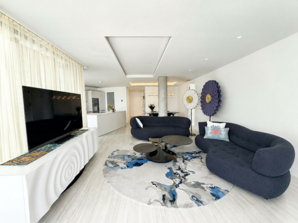 2-bedroom Apartment In Estepona, Spain (120 M²)