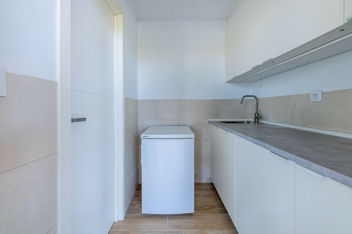 Property In Cancelada, Spain (174 M²)