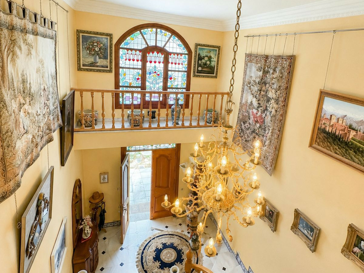 5-bedroom House In Estepona, Spain (450 M²)