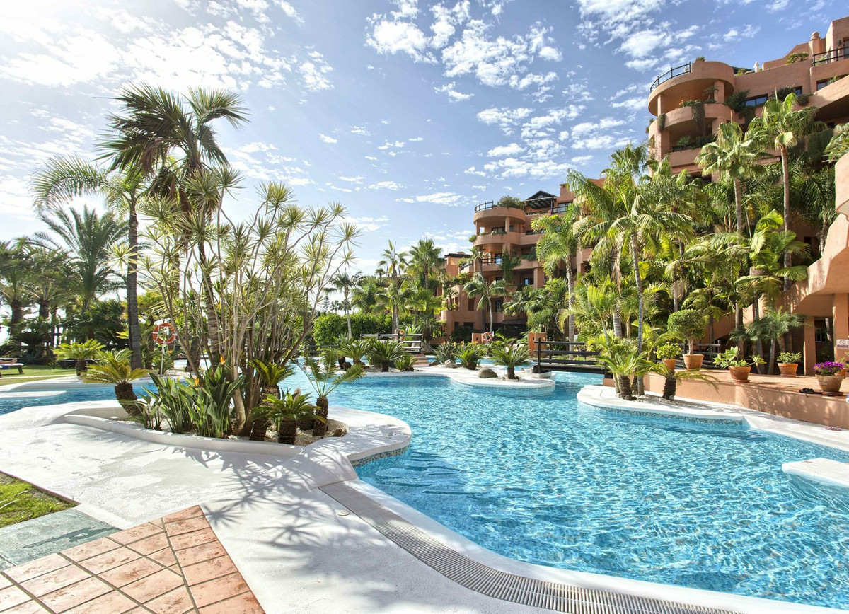 Apartment – Middle Floor Apartment In New Golden Mile