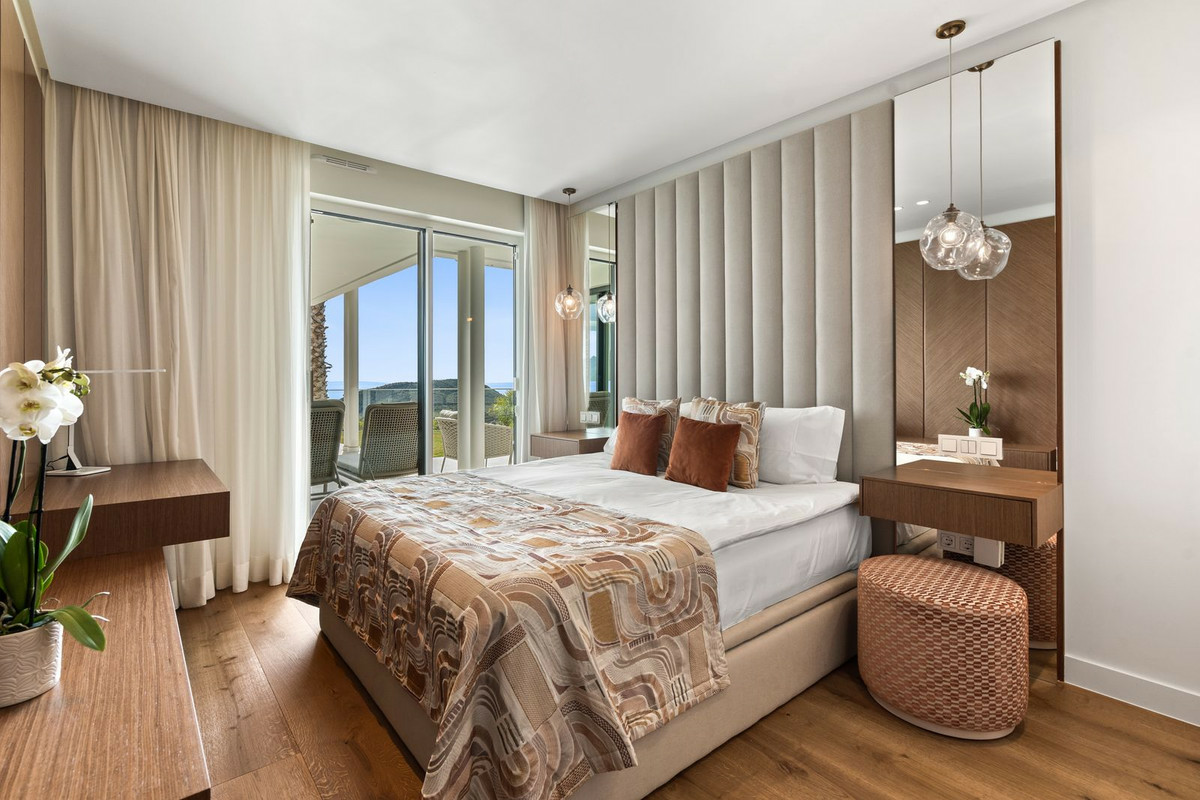 3-bedroom Apartment In Ojén, Spain (157 M²)
