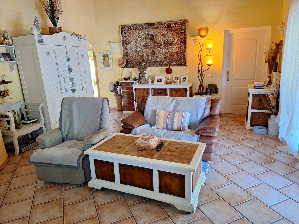 2-bedroom House In Benahavís, Spain (96 M²)