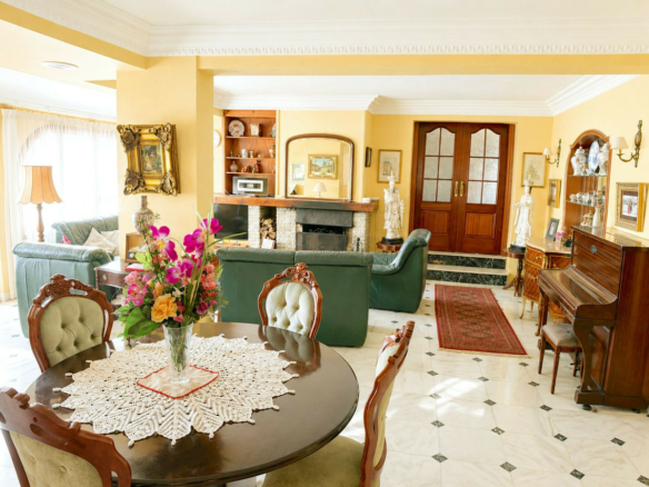 5-bedroom House In Estepona, Spain (450 M²)
