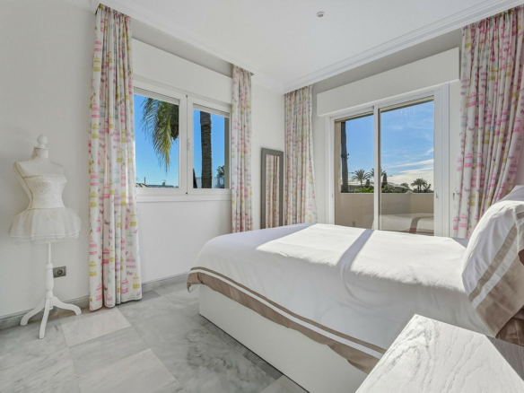 5-bedroom House In Guadalmina Alta, Spain (357 M²)