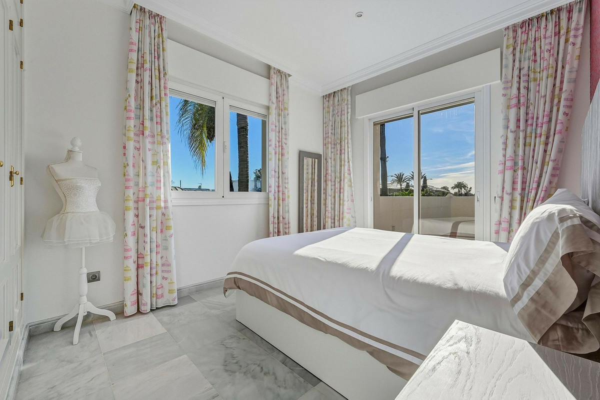 5-bedroom House In Guadalmina Alta, Spain (357 M²)