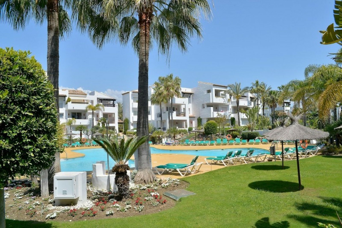 3-bedroom Apartment In Costalita, Spain (188 M²)
