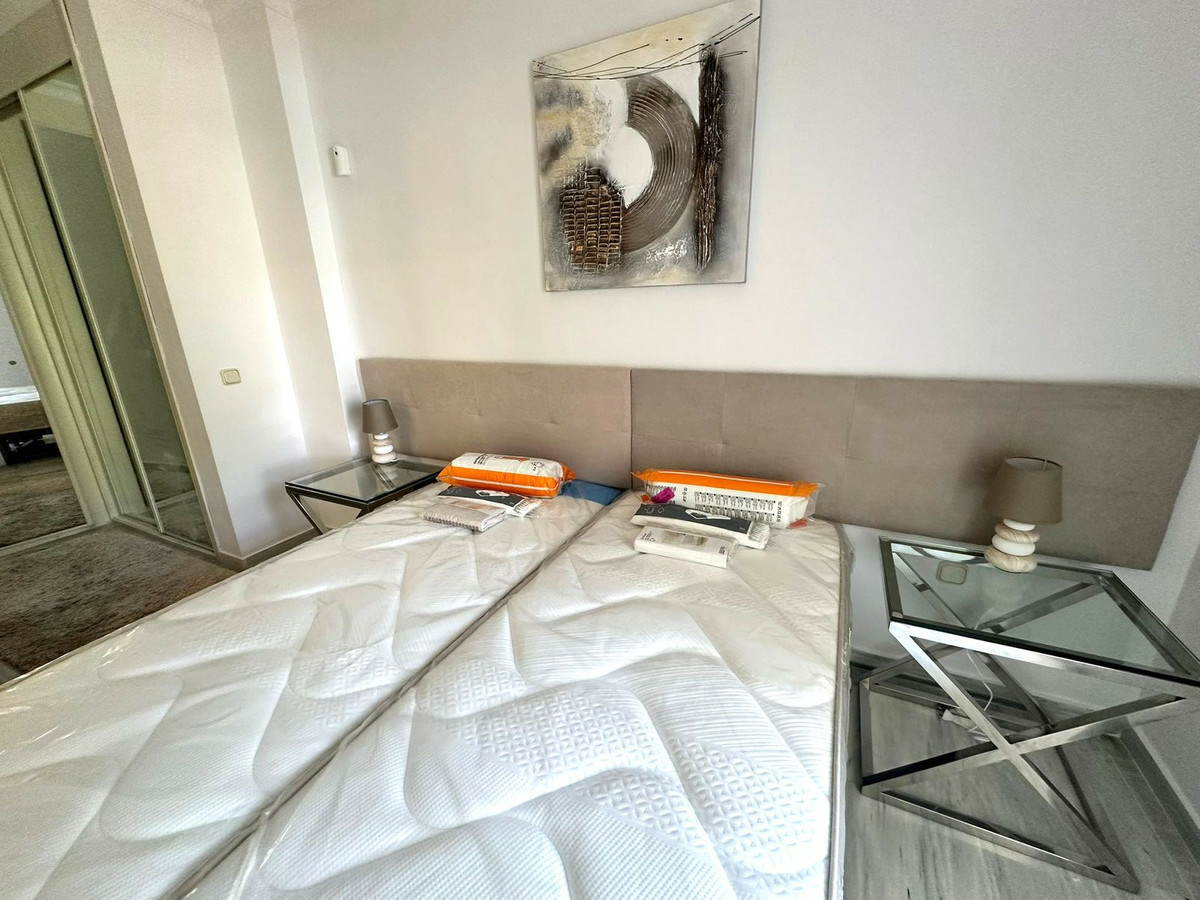 4-bedroom Apartment In The Golden Mile, Spain (132 M²)