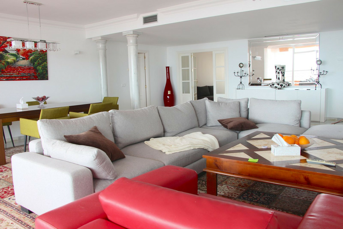 4-bedroom Apartment In Nueva Andalucía, Spain (202 M²)