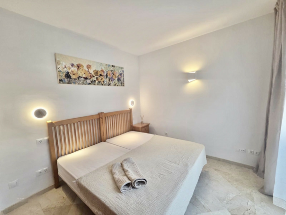 3-bedroom Apartment In Costalita, Spain (188 M²)