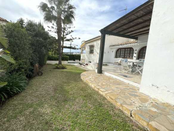 5-bedroom House In Estepona, Spain (450 M²)