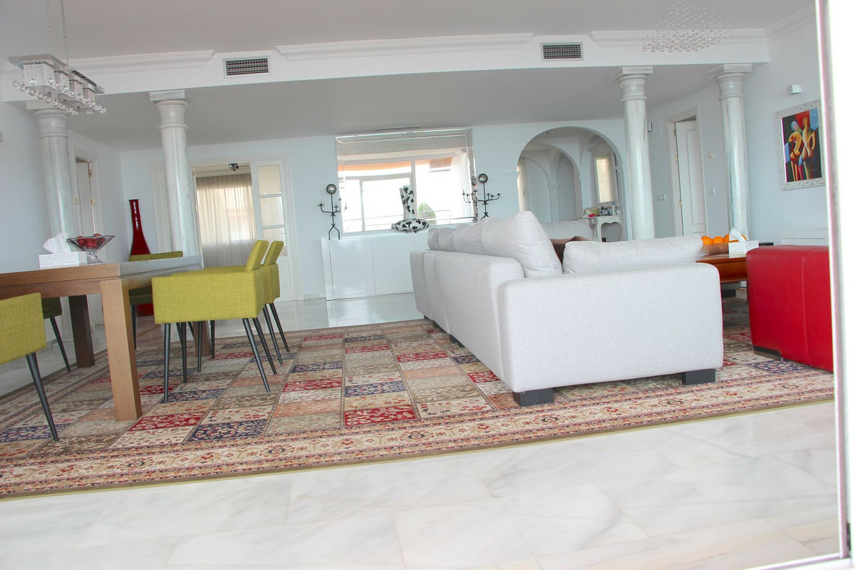 4-bedroom Apartment In Nueva Andalucía, Spain (202 M²)