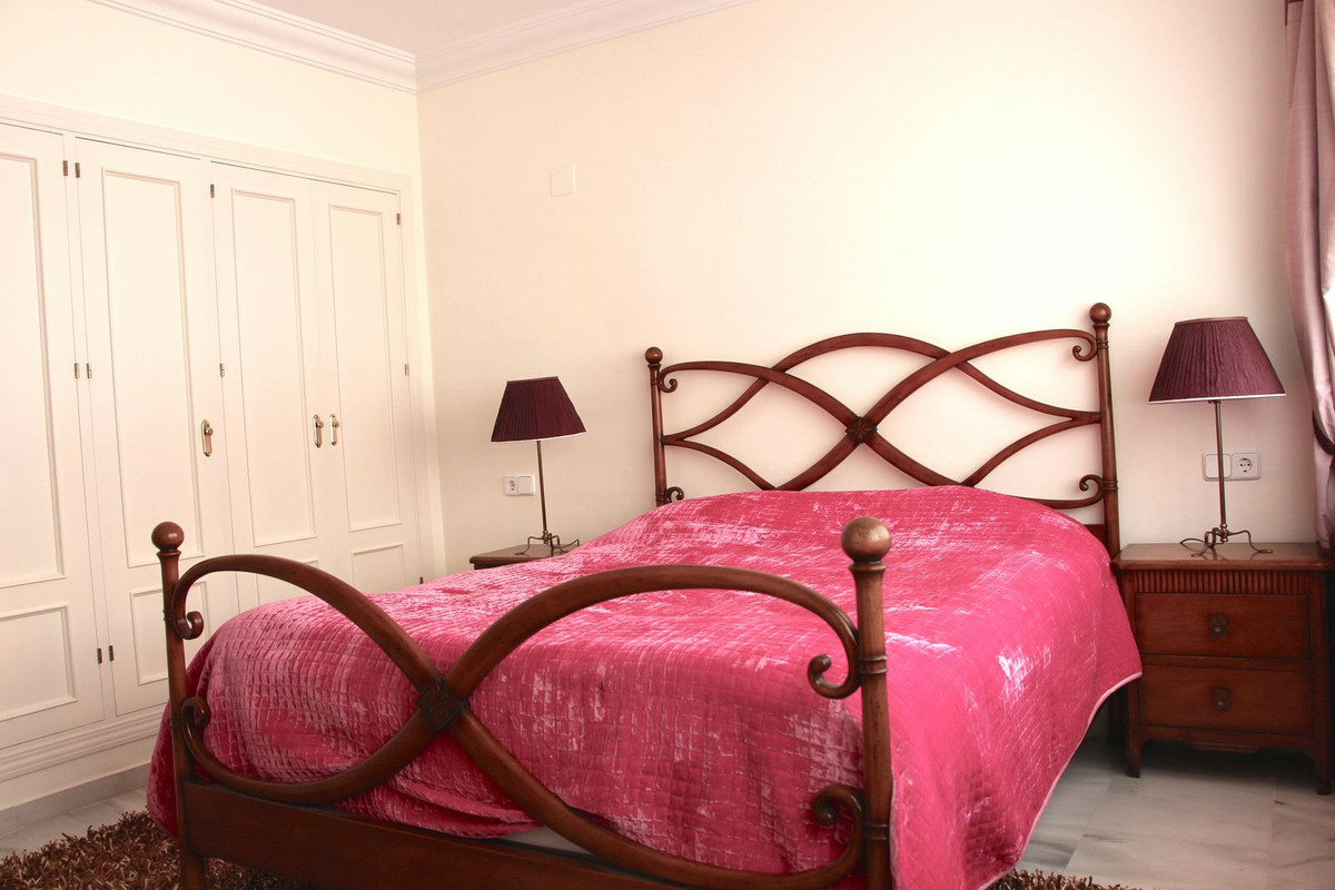 4-bedroom Apartment In Nueva Andalucía, Spain (202 M²)