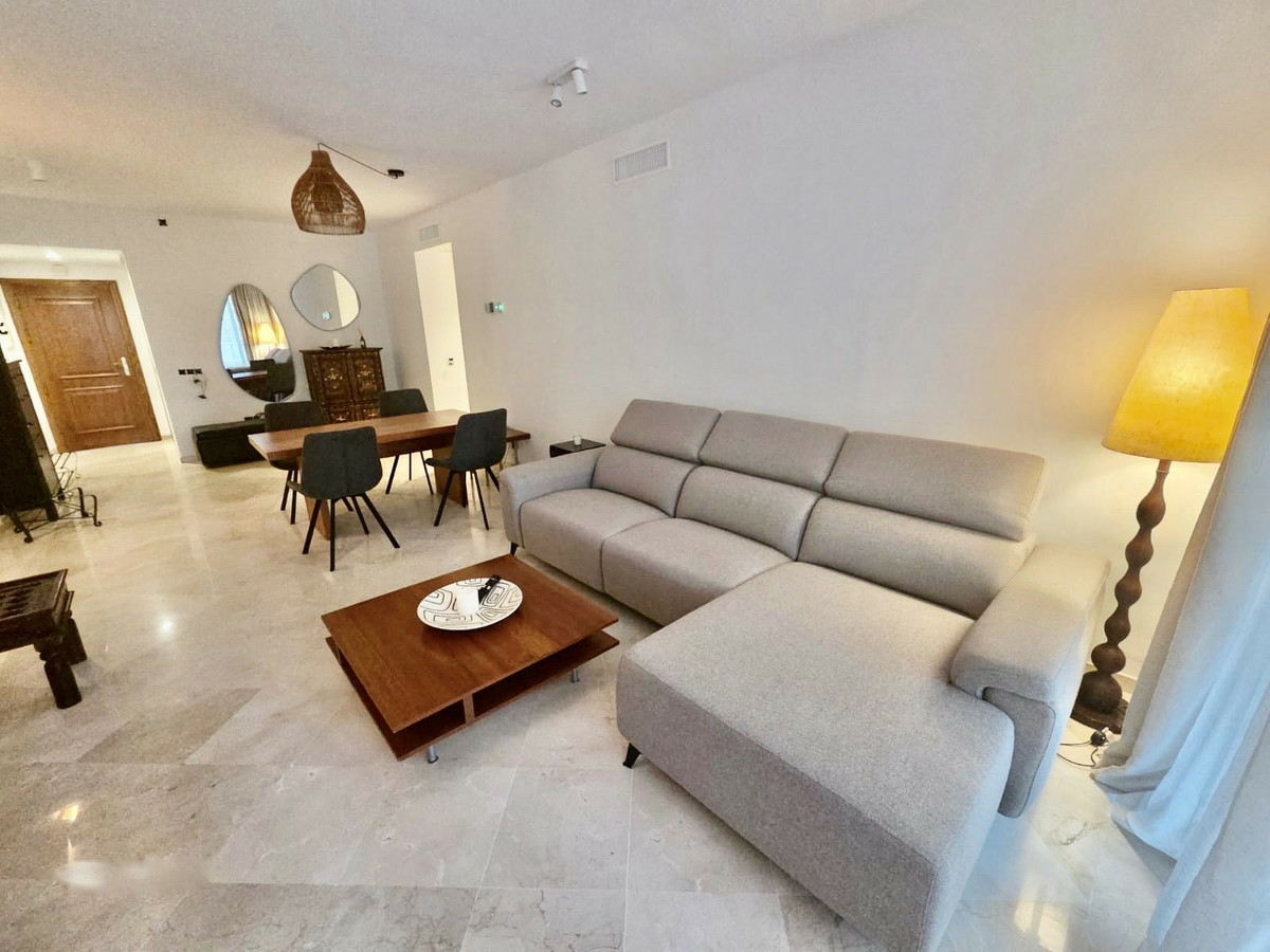 3-bedroom Apartment In Costalita, Spain (188 M²)