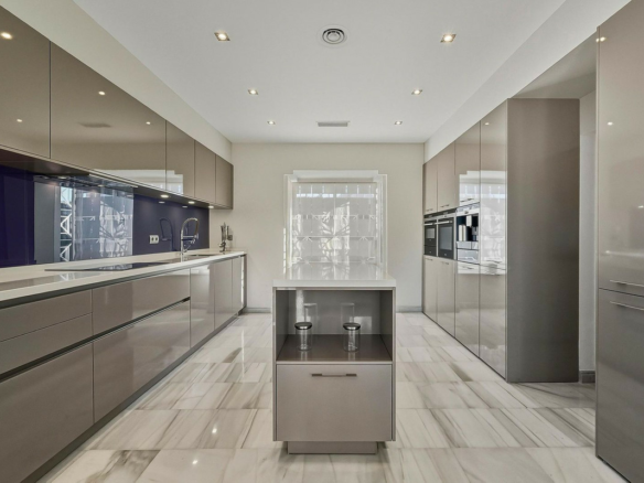 5-bedroom House In Guadalmina Alta, Spain (357 M²)