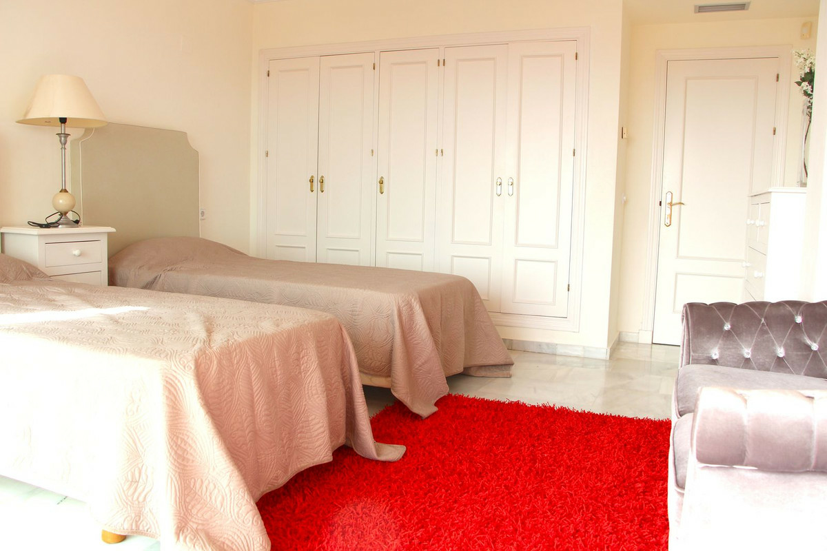 4-bedroom Apartment In Nueva Andalucía, Spain (202 M²)