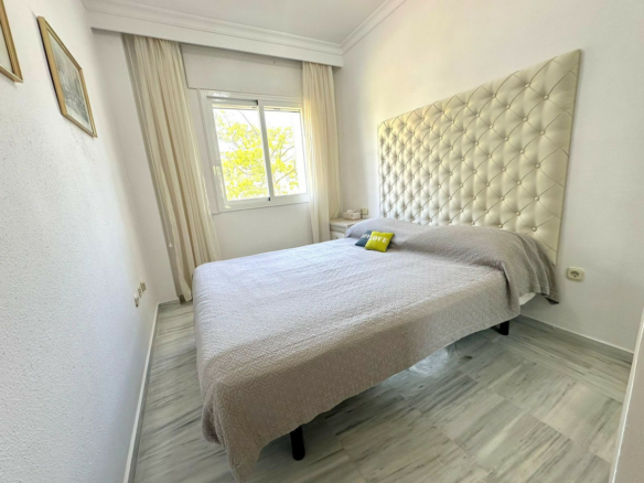4-bedroom Apartment In The Golden Mile, Spain (132 M²)
