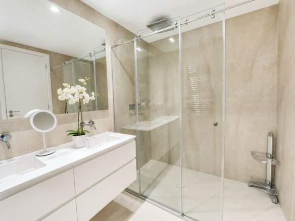 2-bedroom Apartment In Estepona, Spain (120 M²)