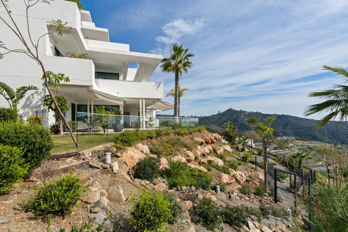 3-bedroom Apartment In Ojén, Spain (157 M²)