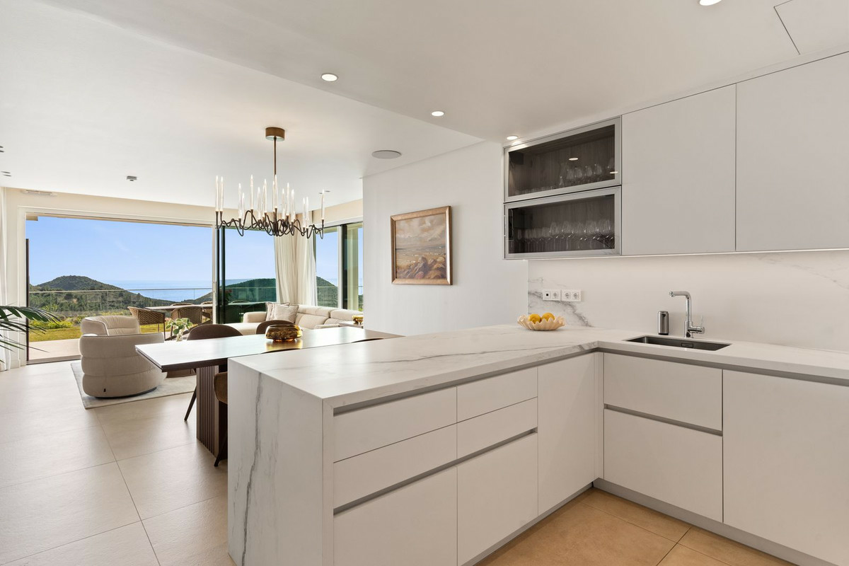 3-bedroom Apartment In Ojén, Spain (157 M²)
