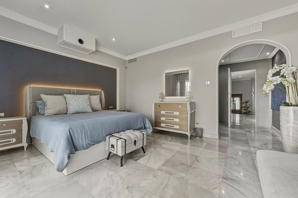 5-bedroom House In Guadalmina Alta, Spain (357 M²)