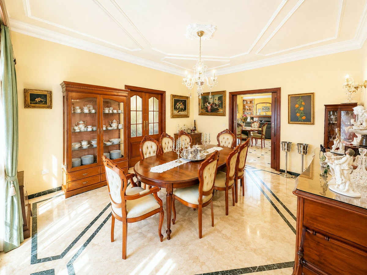 5-bedroom House In Estepona, Spain (450 M²)