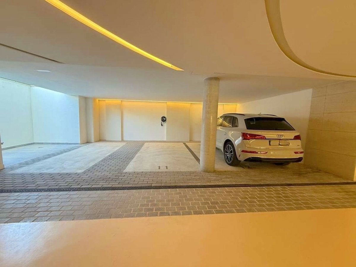 2-bedroom Apartment In Estepona, Spain (120 M²)