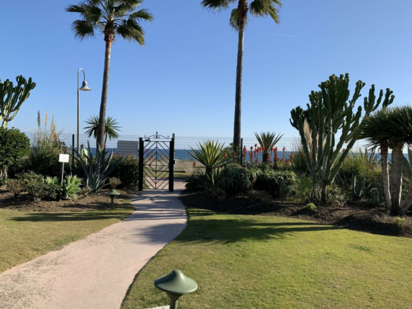 3-bedroom Apartment In Costalita, Spain (188 M²)