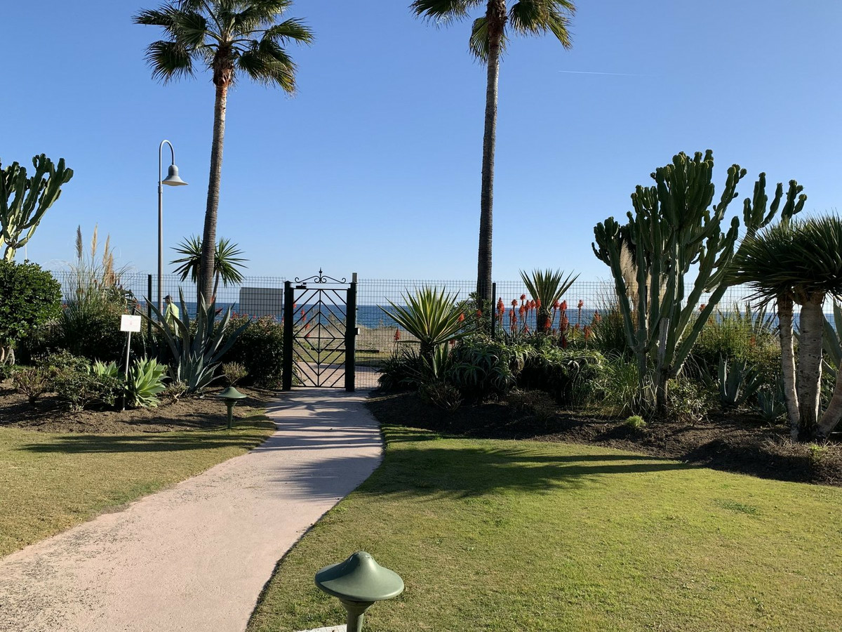 3-bedroom Apartment In Costalita, Spain (188 M²)