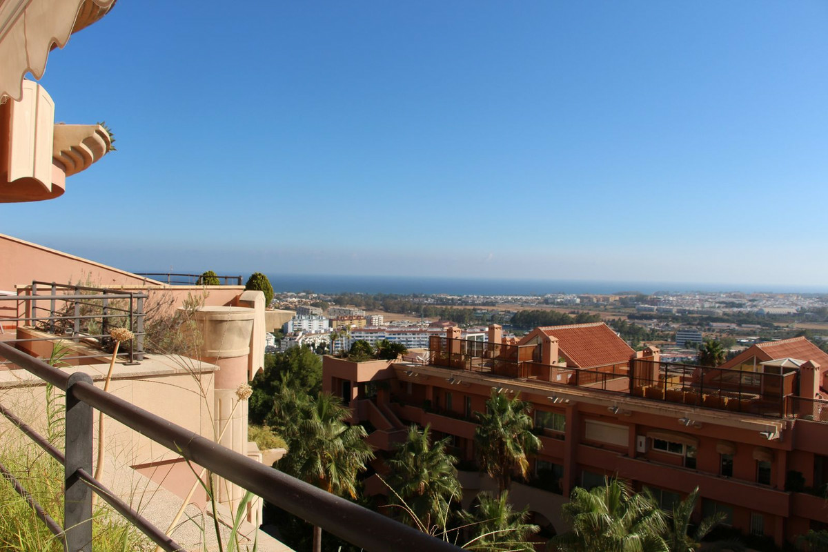 4-bedroom Apartment In Nueva Andalucía, Spain (202 M²)
