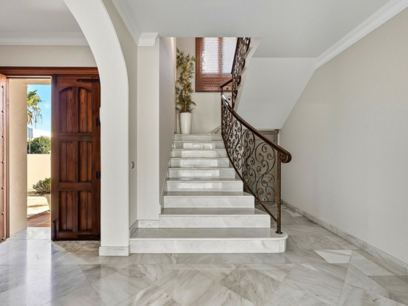 5-bedroom House In Guadalmina Alta, Spain (357 M²)