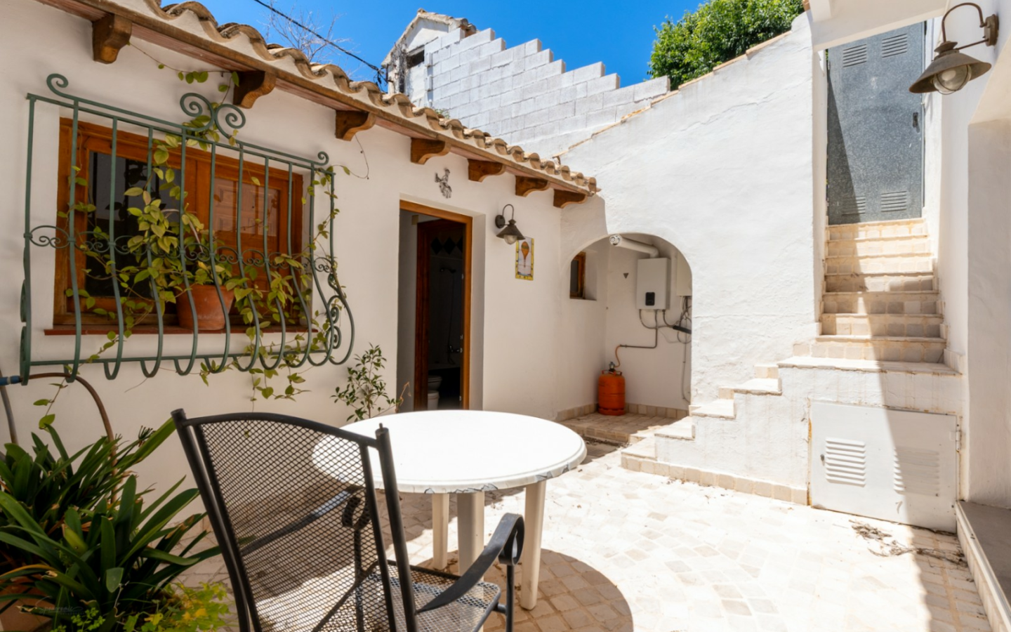 3-bedroom Villa In Jávea, Spain (332 M²)