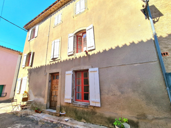 4-bedroom House In Caunes Minervois, France (102 M²)