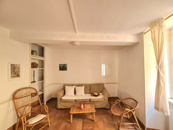 4-bedroom House In Caunes Minervois, France (102 M²)