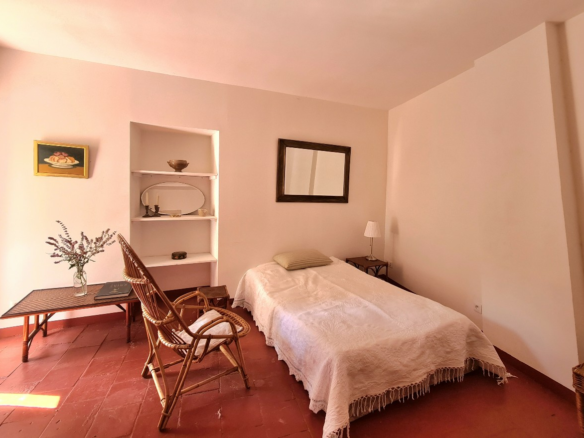4-bedroom House In Caunes Minervois, France (102 M²)