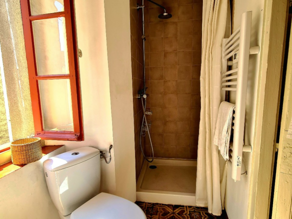 4-bedroom House In Caunes Minervois, France (102 M²)