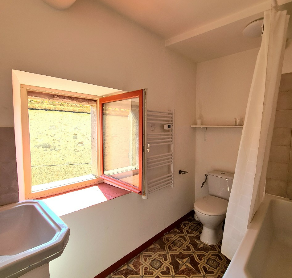 4-bedroom House In Caunes Minervois, France (102 M²)