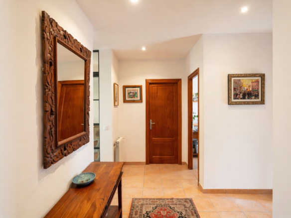 4-bedroom Villa In Marratxí, Spain (318 M²)