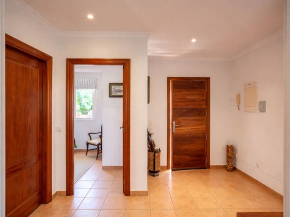 4-bedroom Villa In Marratxí, Spain (318 M²)