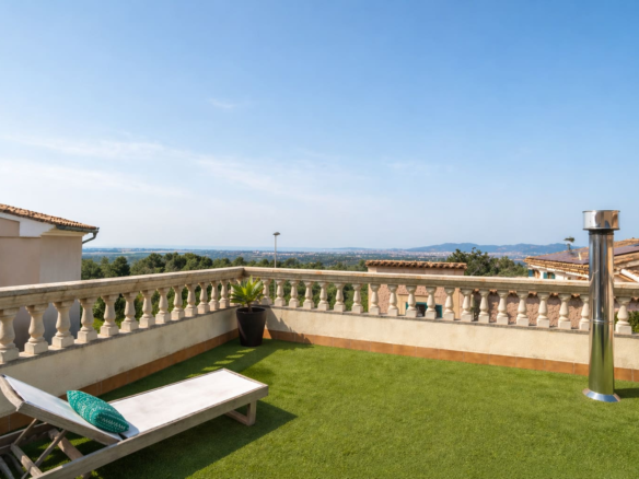 4-bedroom Villa In Marratxí, Spain (318 M²)