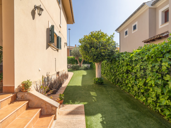 4-bedroom Villa In Marratxí, Spain (318 M²)