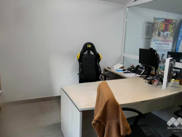 5-bedroom Industrial In Alhaurín De La Torre, Spain (140 M²)
