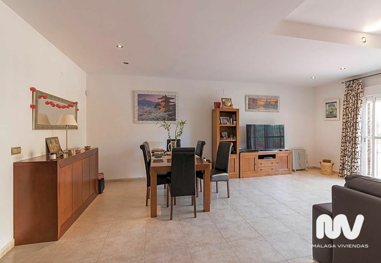 5-bedroom Villa In Estepona, Spain (330 M²)