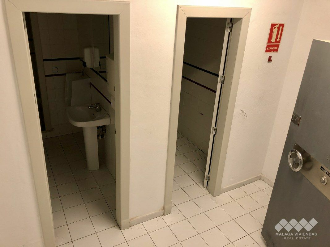 3-bedroom Shop In Torremolinos, Spain (260 M²)