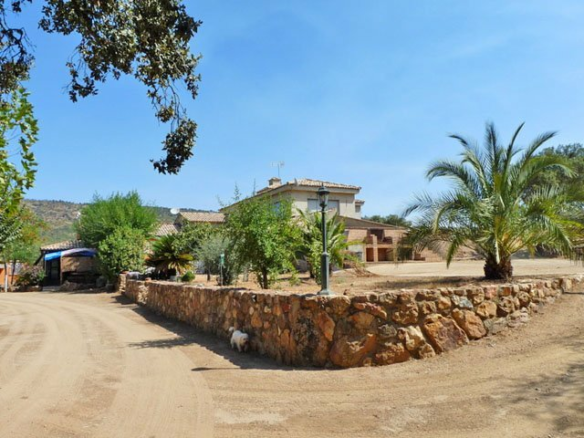 9-bedroom Finca In Espiel, Spain (500 M²)