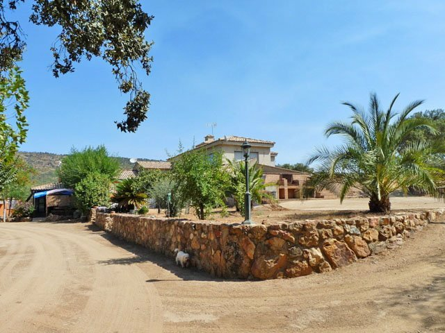 9-bedroom Finca In Espiel, Spain (500 M²)