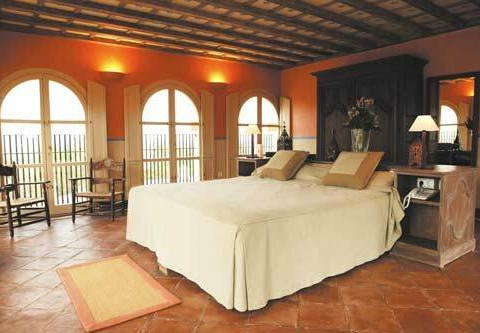 25-bedroom Property In Sevilla, Spain (4.500 M²)
