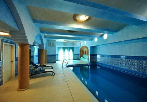 25-bedroom Property In Sevilla, Spain (4.500 M²)