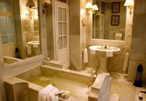 25-bedroom Property In Sevilla, Spain (4.500 M²)
