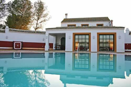25-bedroom Property In Sevilla, Spain (4.500 M²)