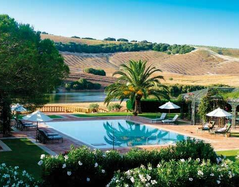 25-bedroom Property In Sevilla, Spain (4.500 M²)
